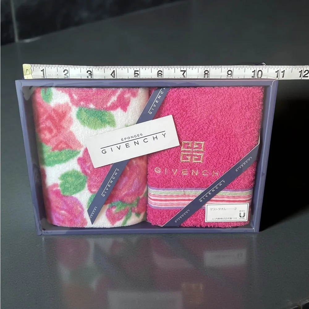 Givenchy 100% Cotton Guest Hand Towel Gift Set